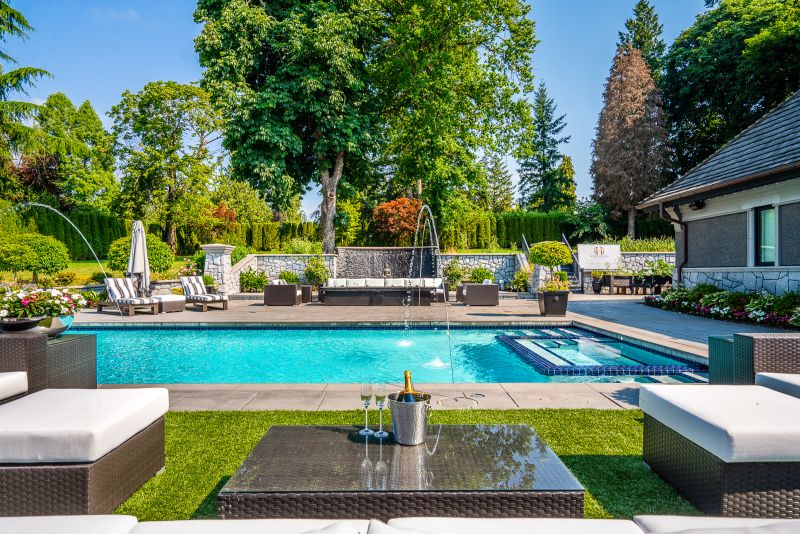 13283 56 Avenue, South Surrey, BC