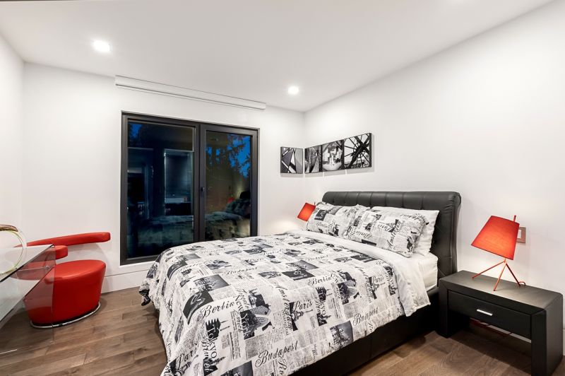 4577 Capilano Road, North Vancouver, BC, Canada, North Vancouver, BC