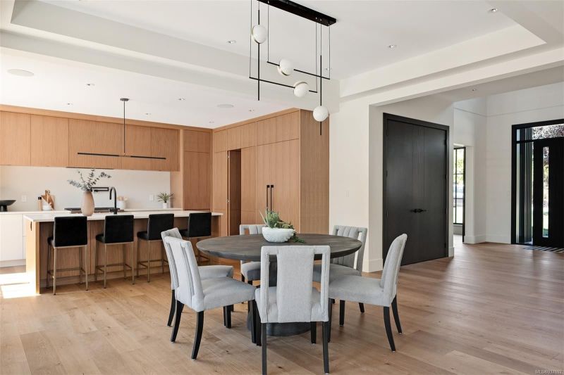 2651 Anscomb Place, Victoria, BC