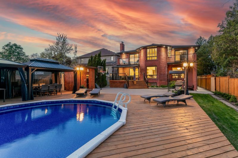 1414 Cawthra Road, Mississauga, ON