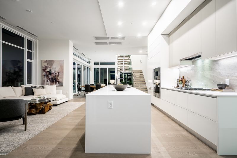 200 Klahanie Court, West Vancouver, BC