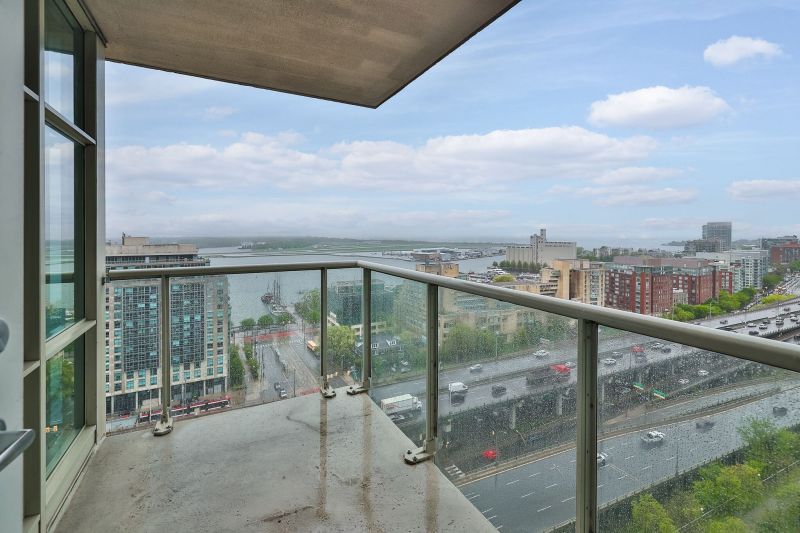 35 Mariner Terrace #2212, Toronto, ON