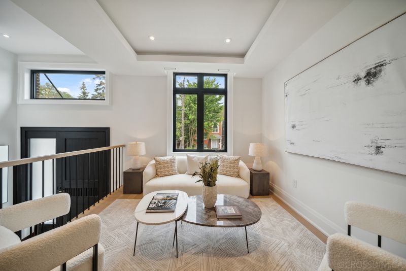 276 Wychwood Avenue, Toronto, ON