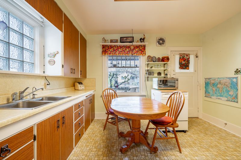 3025 West 11th Avenue, Vancouver, BC
