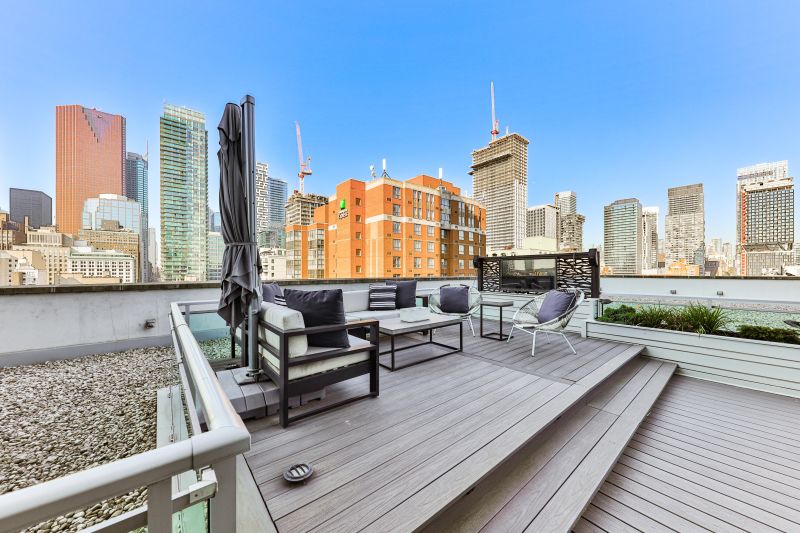 112 George Street #902, Toronto, ON
