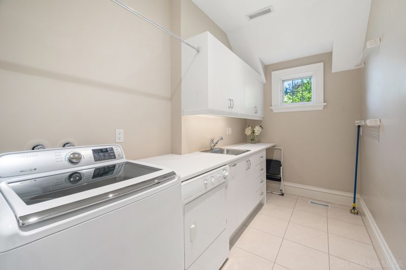 34 Dinnick Crescent, Toronto, ON
