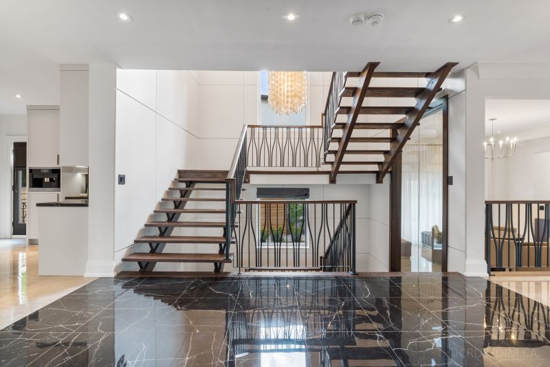 121 Forest Heights Blvd, Toronto, ON