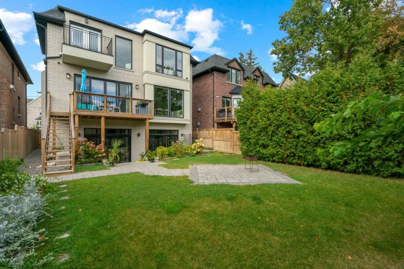 207 Burndale Avenue, North York, ON
