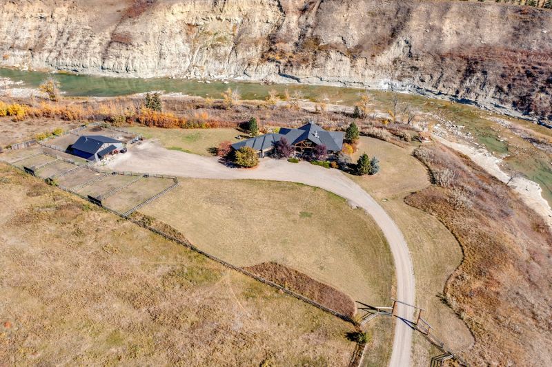 354146 104 Street East, Aldersyde, AB