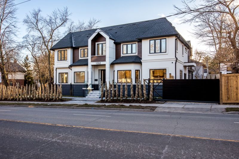 1352 Mount Pleasant Road, Toronto, ON, Canada, Toronto, ON