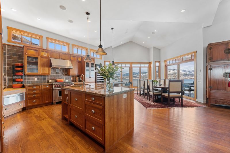 414 Okaview Road, Kelowna, BC
