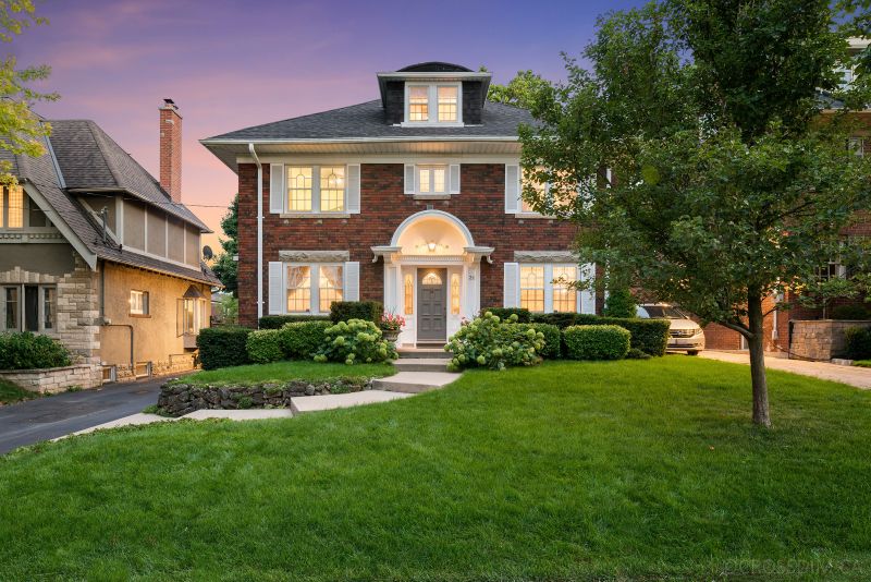 31 Hillhurst Blvd, Toronto, ON