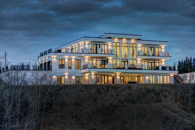 980 101 Street Southwest, Calgary, AB