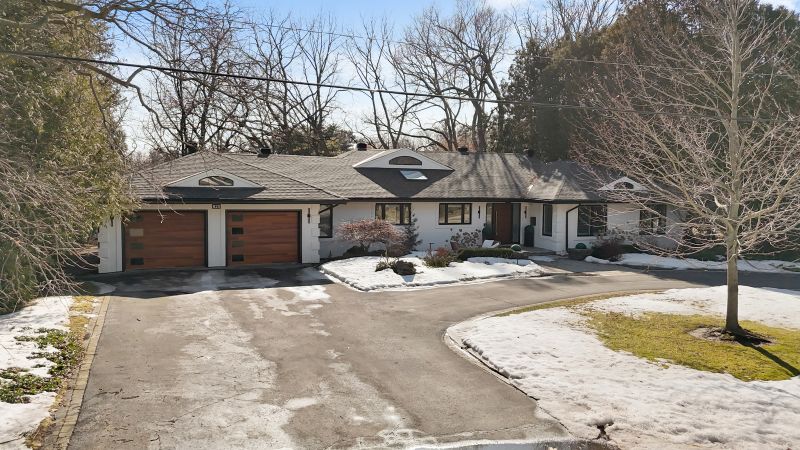 820 Glenwood Avenue, Burlington, ON