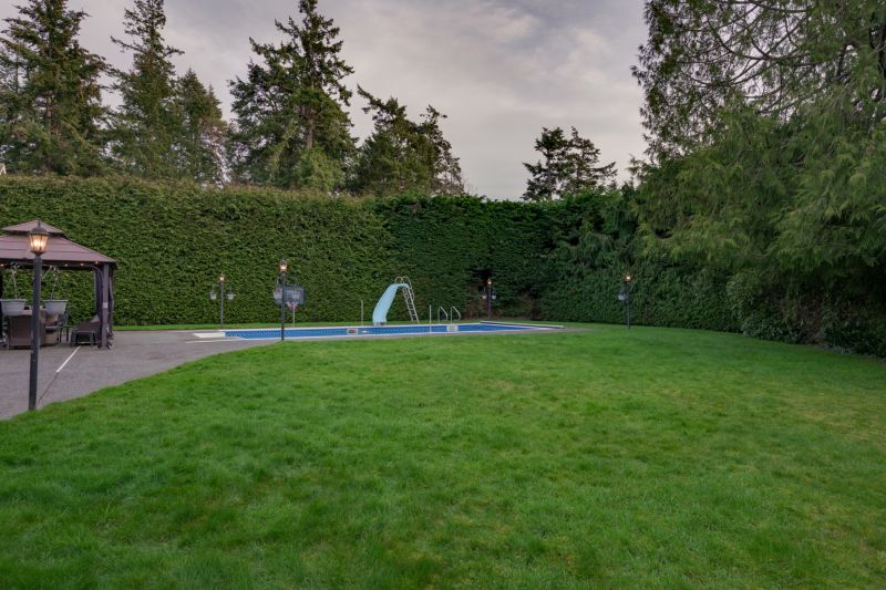 2625 Macdonald Drive East, Victoria, BC