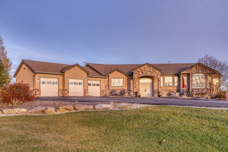 27 Corral View, Calgary, AB