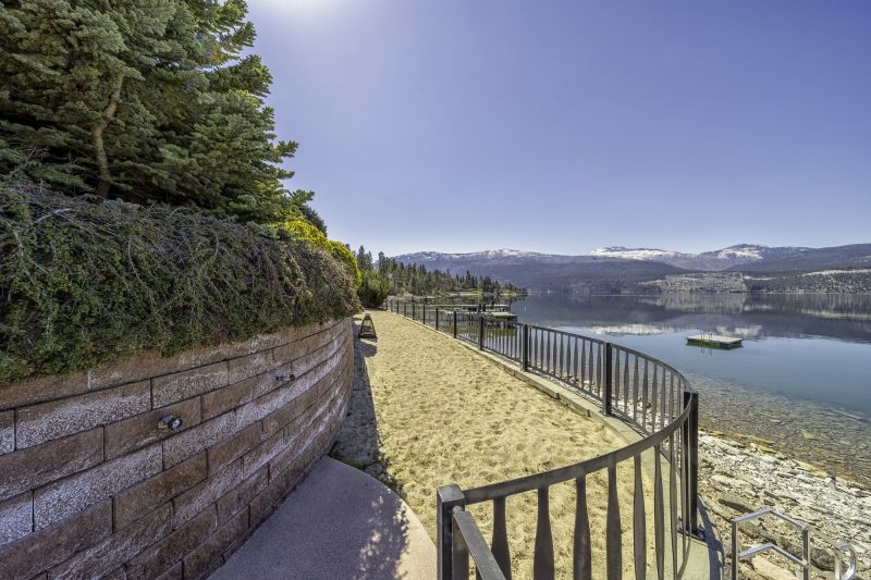 16200 Carrs Landing Road, Lake Country, BC