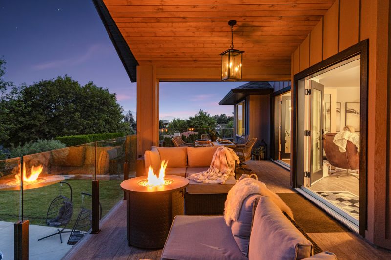 1671 Lindsay Drive, Kelowna, BC