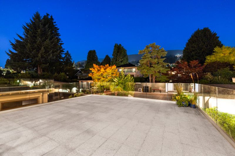 2449 Kings Avenue, West Vancouver, BC