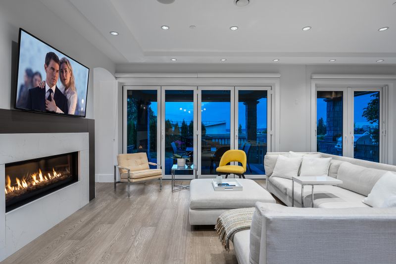 2130 Kings Avenue, West Vancouver, BC