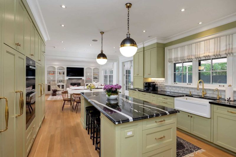 31 Sandringham Drive, Toronto, ON
