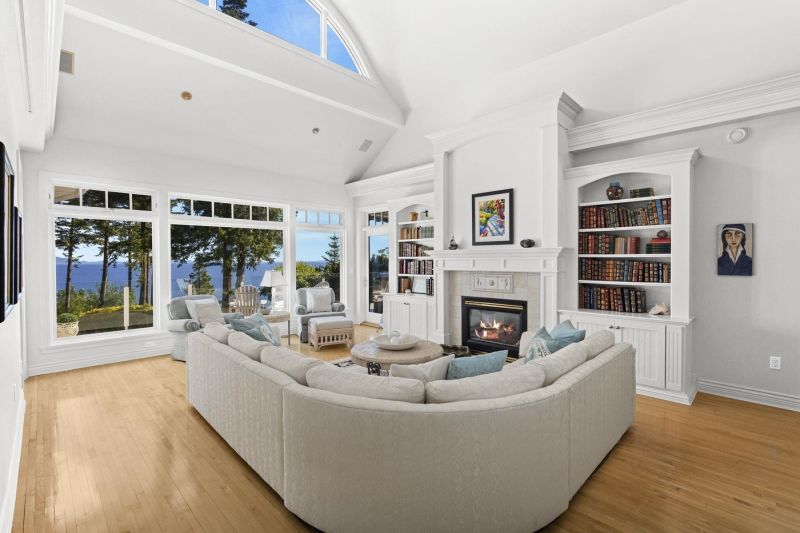 13520 13A Avenue, Surrey, BC, Canada, Surrey, BC
