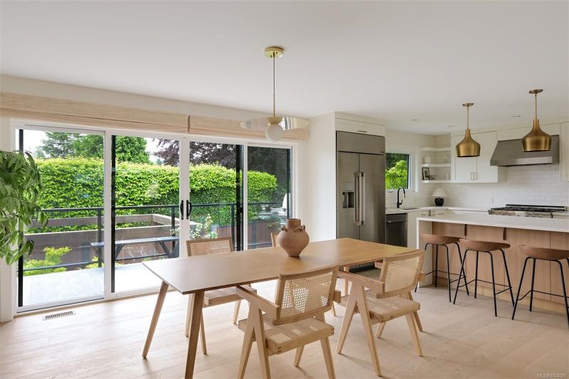 2091 Stonehewer Place, Victoria, BC
