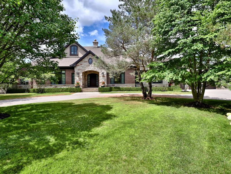8 Sugarbush Lane, Uxbridge, ON
