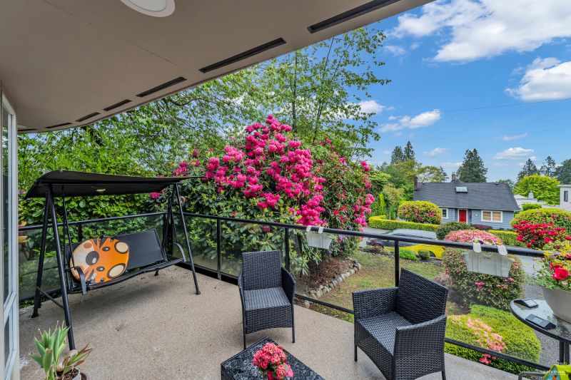 1543 Jefferson Avenue, West Vancouver, BC