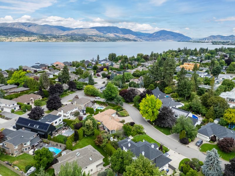 463 Carona Crescent, Kelowna, BC