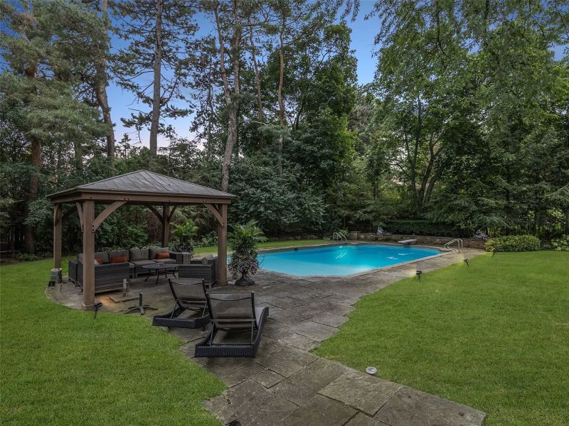 165 Teddington Park Avenue, Toronto, ON