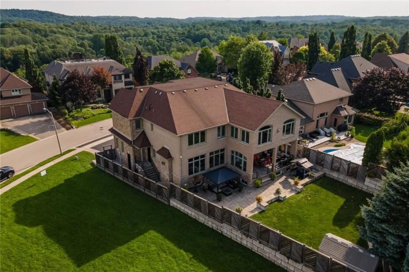 219 Kirkwood Drive, Dundas, ON