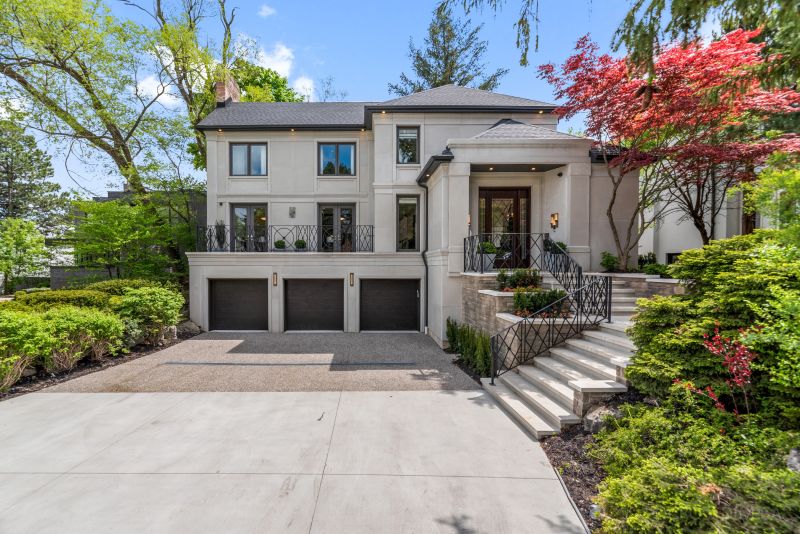 121 Forest Heights Blvd, Toronto, ON