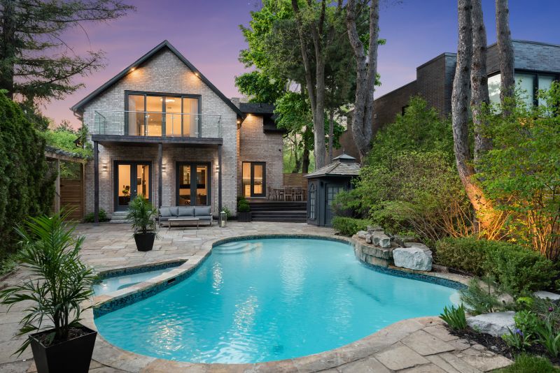 121 Forest Heights Blvd, Toronto, ON