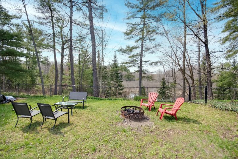 2827 Muskoka Road 118 West, Port Carling, ON