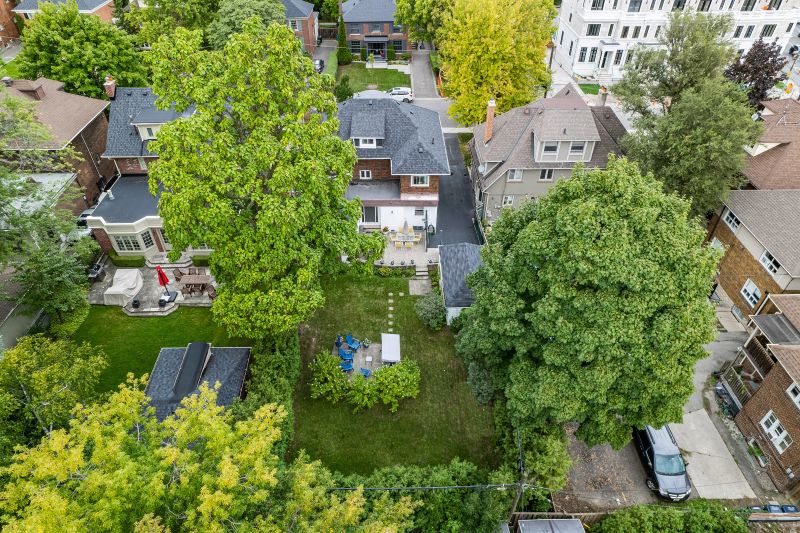 31 Hillhurst Blvd, Toronto, ON