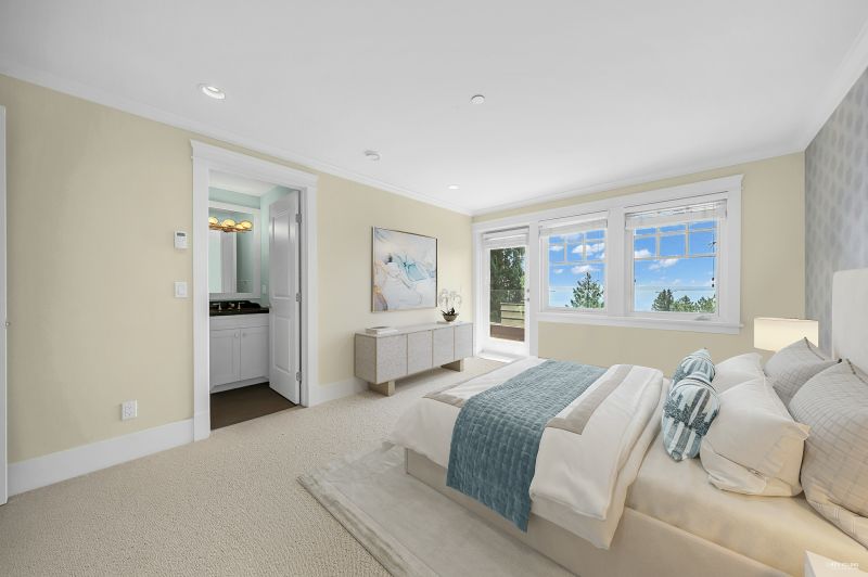 4668 Clovelly Walk, West Vancouver, BC