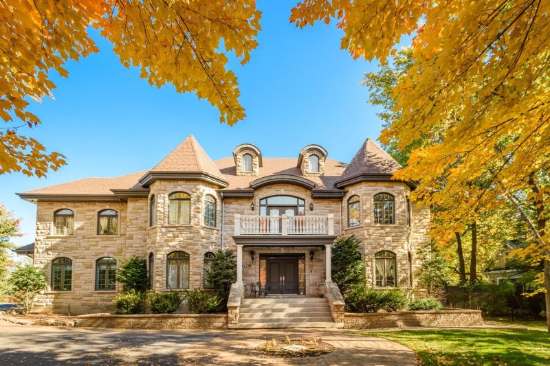 703 Rue des Chataigniers, Boucherville, QC