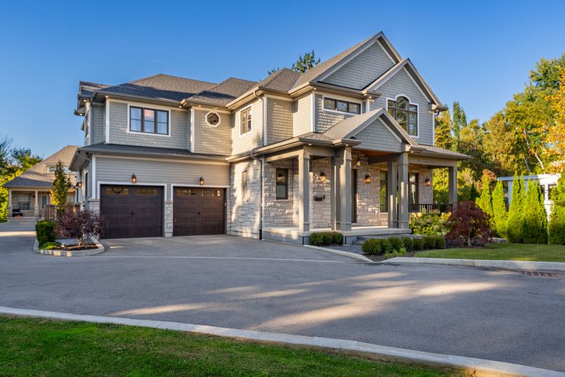 2265 Lakeshore Road #3, Burlington, ON