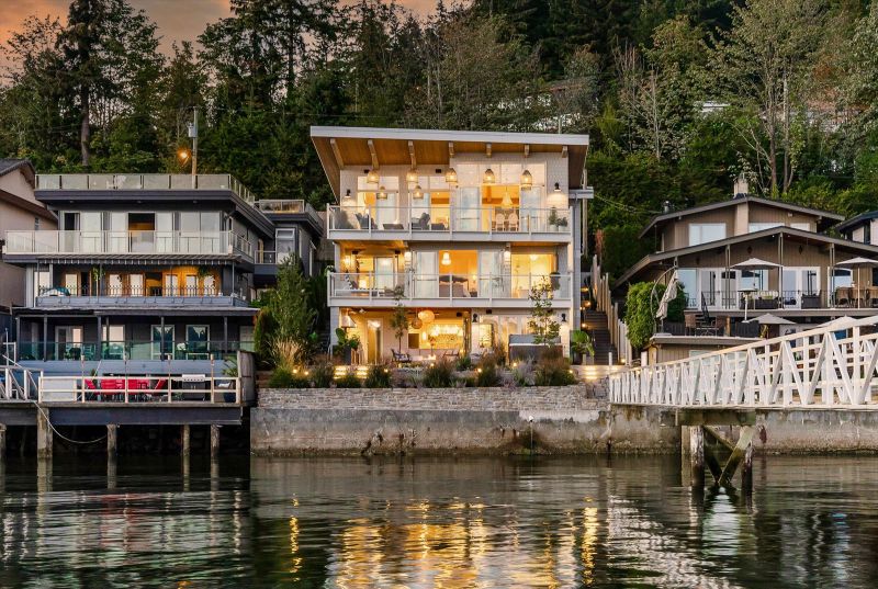 932 Alderside Road, Port Moody, BC