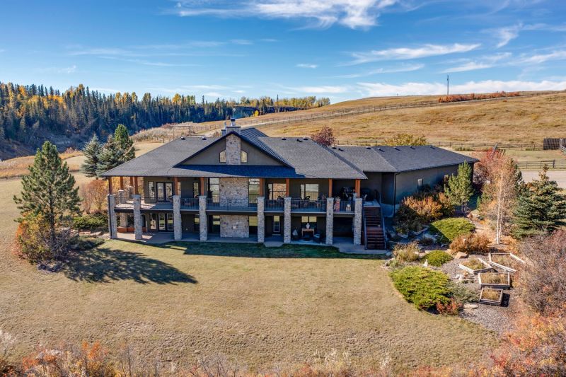 354146 104 Street East, Aldersyde, AB