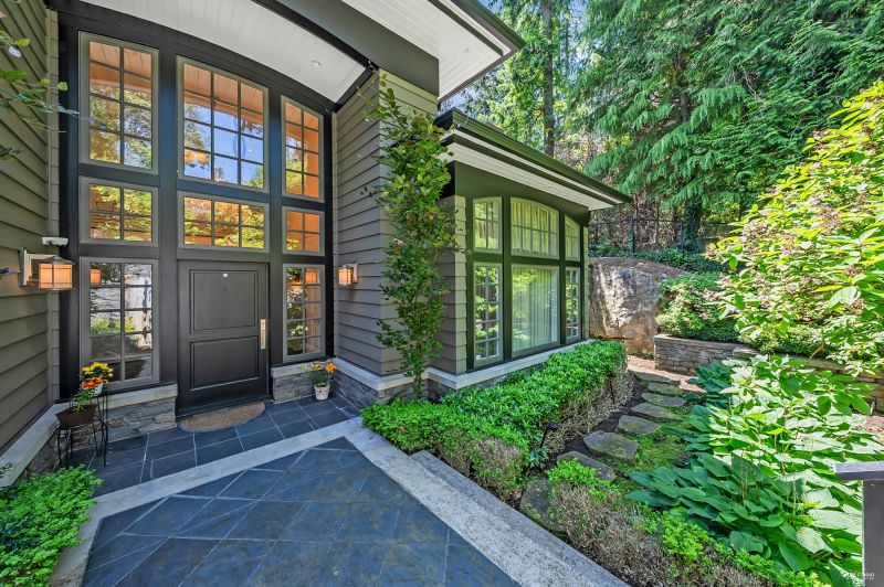 4668 Clovelly Walk, West Vancouver, BC