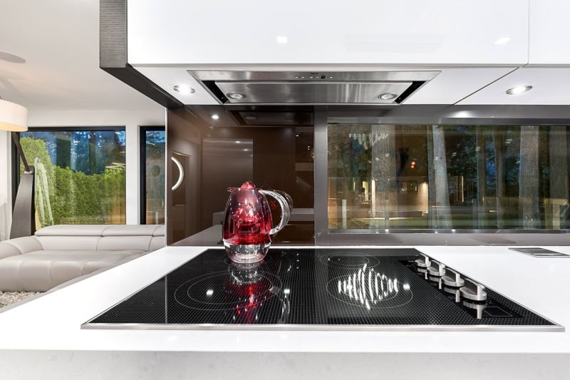 4577 Capilano Road, North Vancouver, BC, Canada, North Vancouver, BC