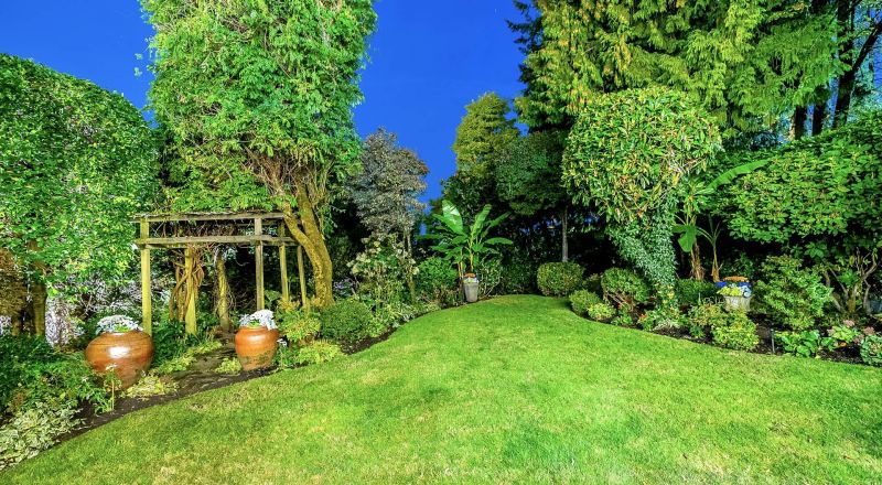 875 Aubeneau Crescent, West Vancouver, BC