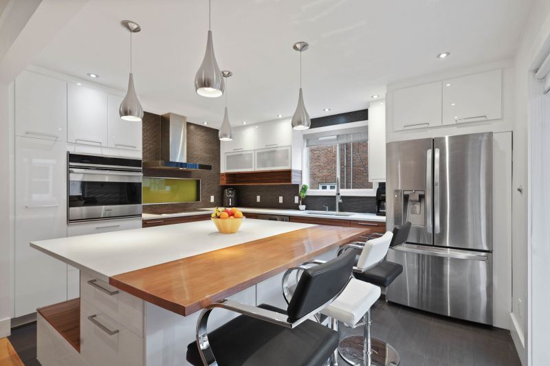 5042 Av. Jeanne-d'Arc, Montreal, QC