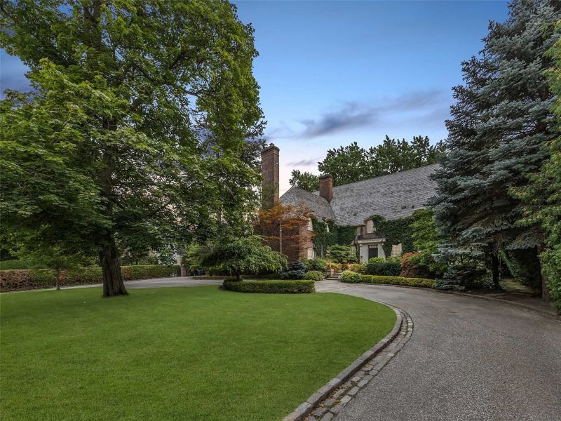 165 Teddington Park Avenue, Toronto, ON