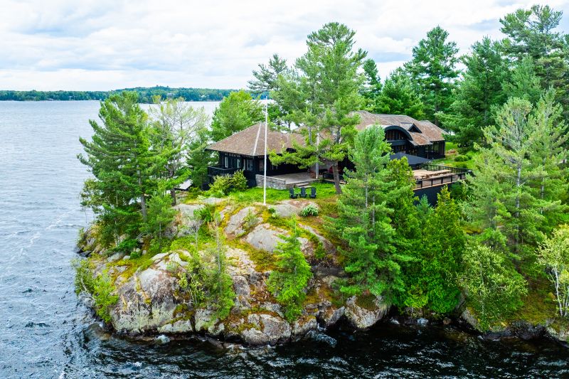1 Onaway Island R21, Muskoka Lakes, ON