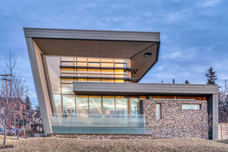 145 38A Avenue Southwest, Calgary, AB