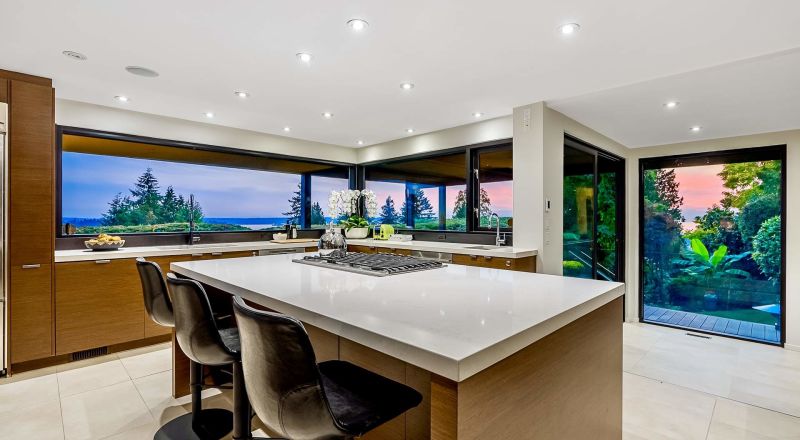 875 Aubeneau Crescent, West Vancouver, BC