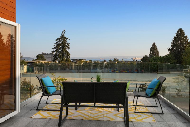 2449 Kings Avenue, West Vancouver, BC